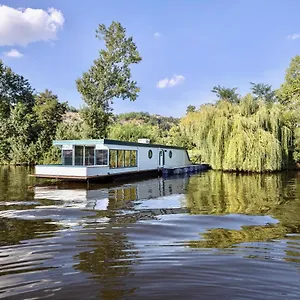 Botel Houseboat - Place In